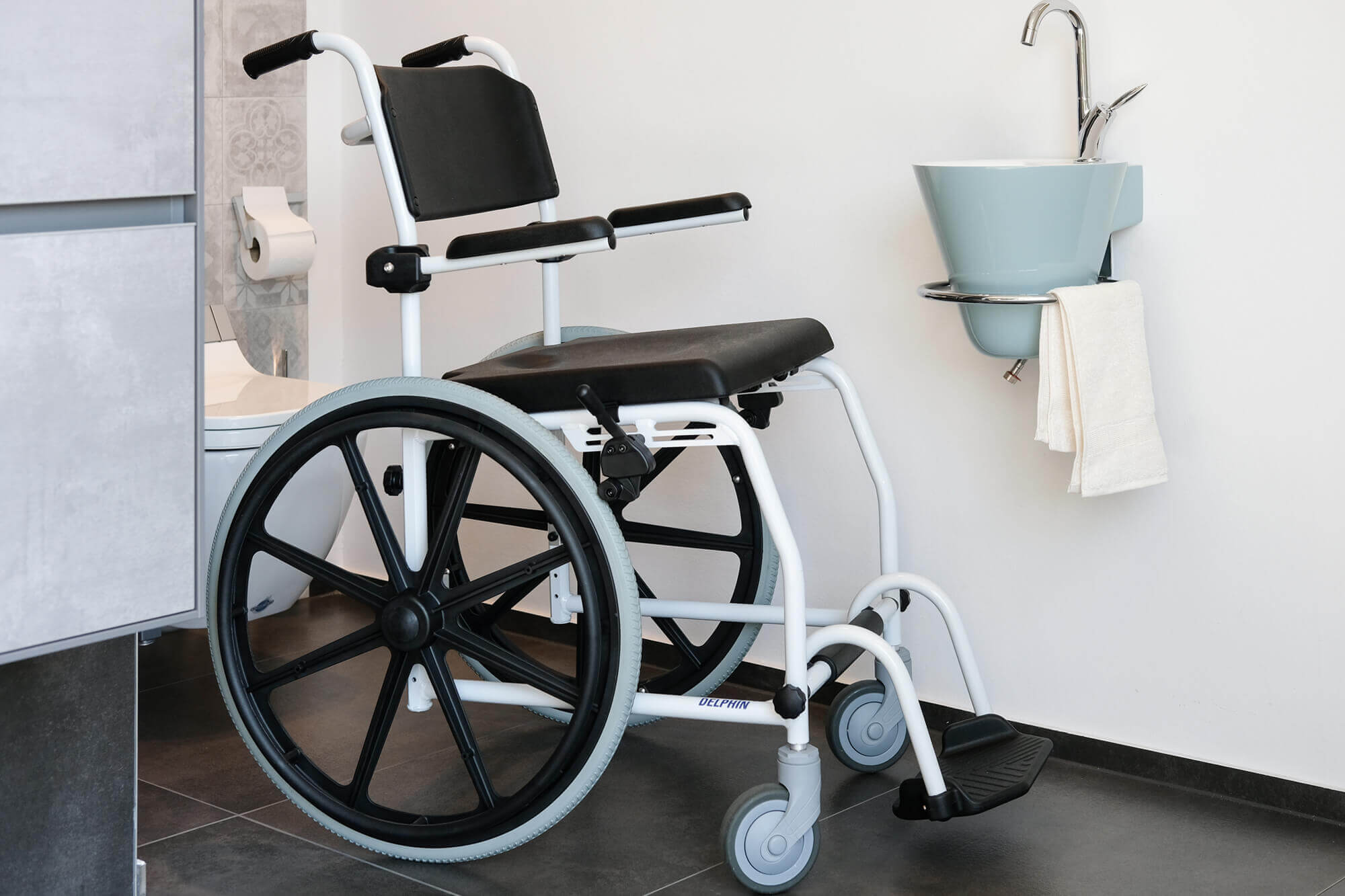 Delphin Shower Wheelchair Sunrise Medical
